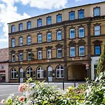 מלון Hotel-pension Gruene Linde 2*