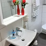 מלון Hotel-pension Gruene Linde