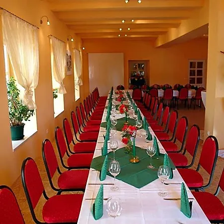 Hotel-pension Gruene Linde 2*