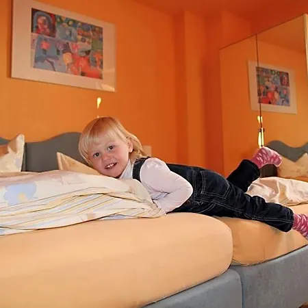 Hotel-pension Gruene Linde מלון דליטש'