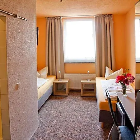 Hotel-pension Gruene Linde מלון 2*