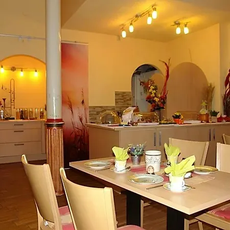 Hotel-pension Gruene Linde דליטש'