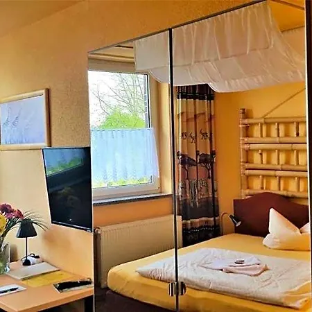 Отель Hotel-pension Gruene Linde 2*