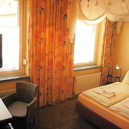 Hotel-pension Gruene Linde Отель 2*