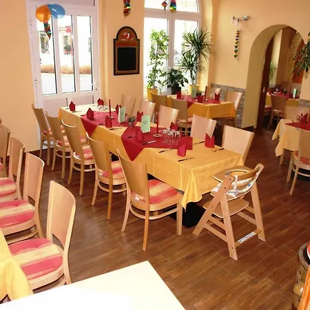 Hotel-pension Gruene Linde מלון 2*