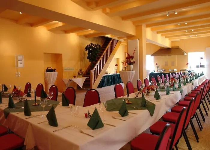 Hotel-pension Gruene Linde فندق 2*