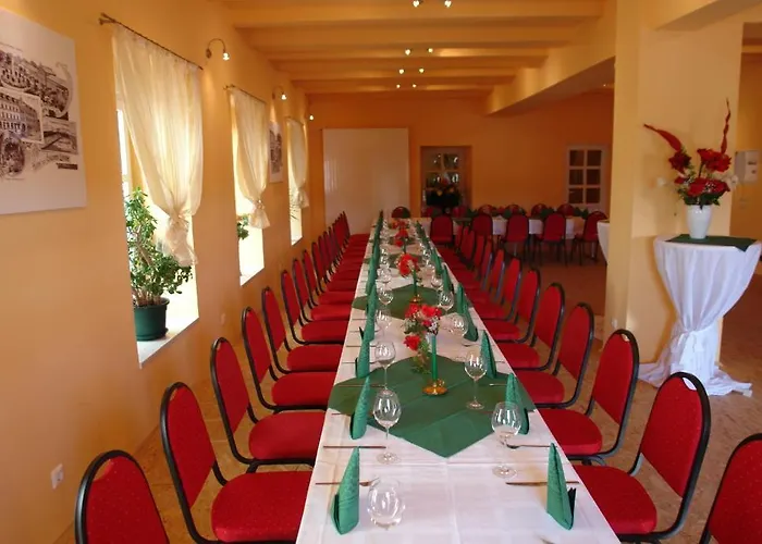 Hotel-pension Gruene Linde فندق