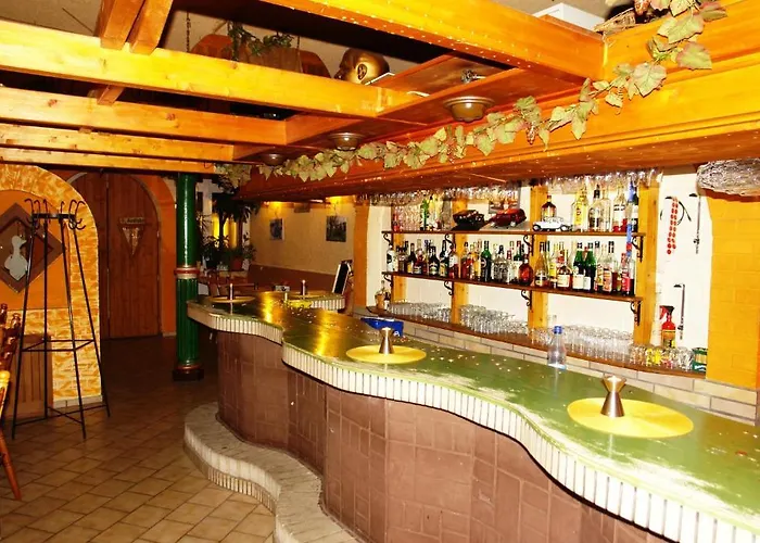 فندق Hotel-pension Gruene Linde